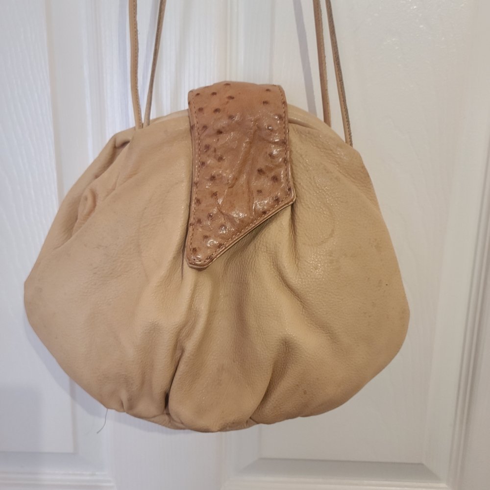 Chic Tan Leather Crossbody Bag